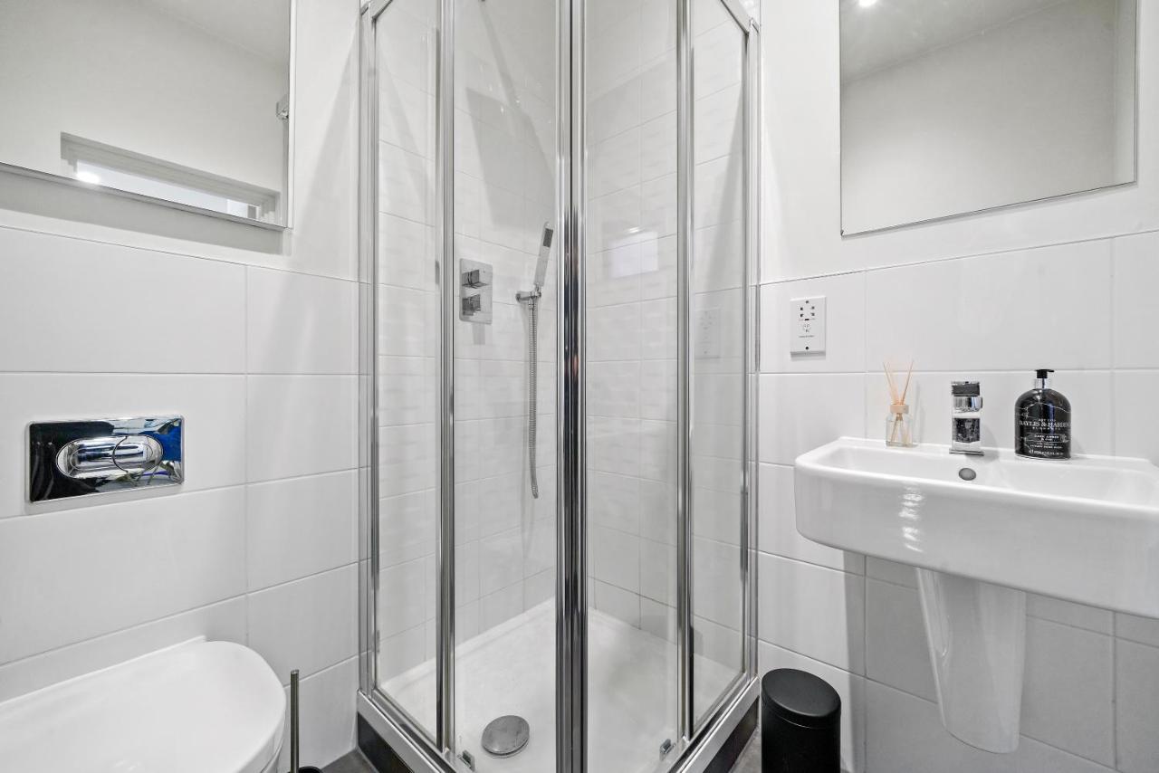 Central Stevenage Luxury 2 Bed Apartment Esterno foto